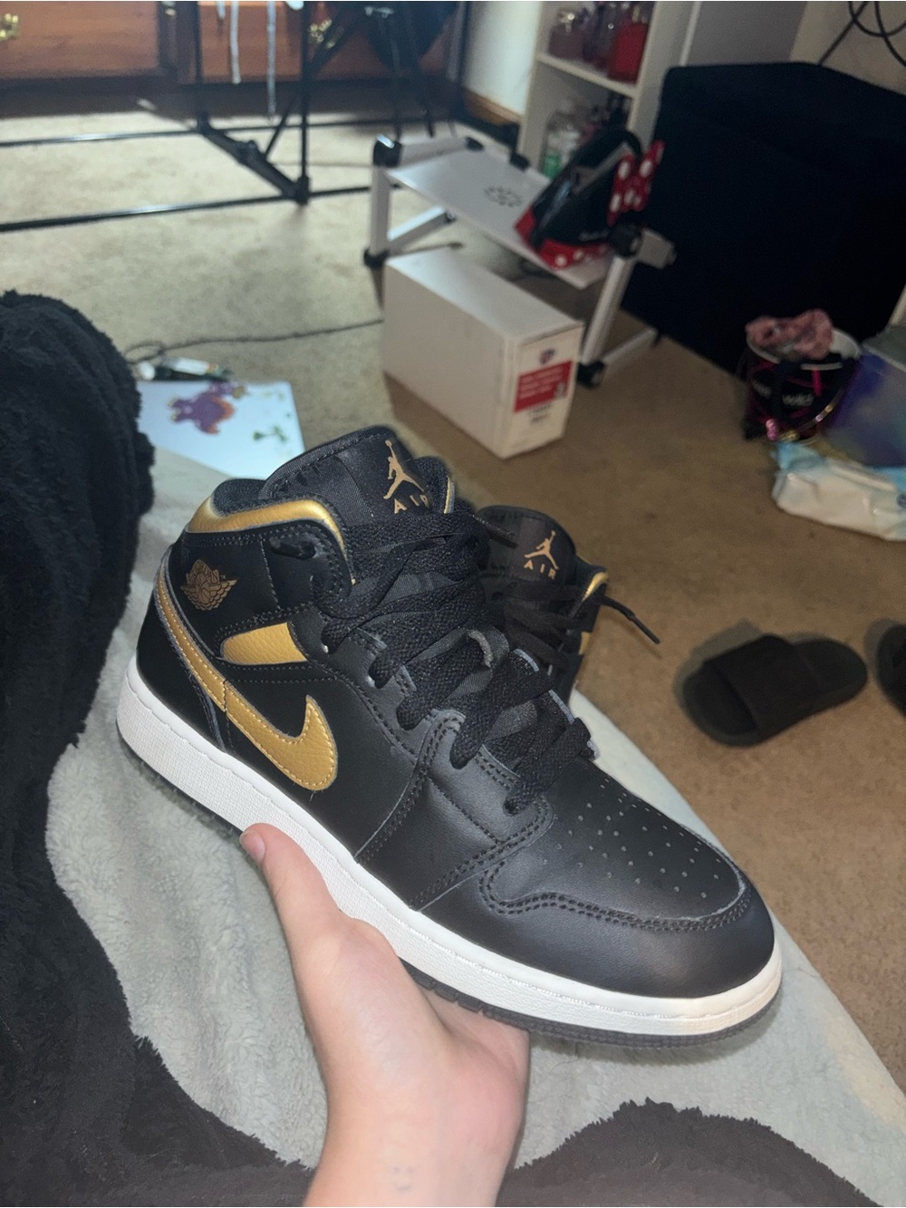 Jordan Kids Mid-Top Sneakers in Black and Gold